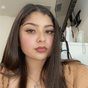 Meet your Posher, Priscilla